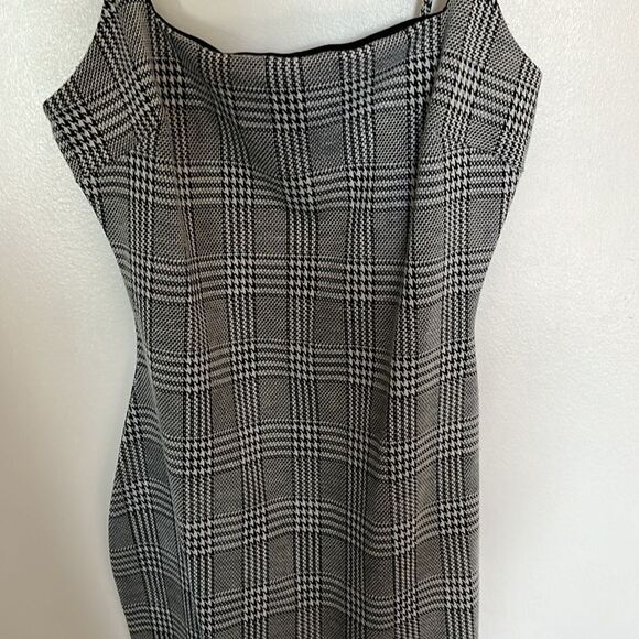 Patterned Striped Style Dress - Picture 2 of 5